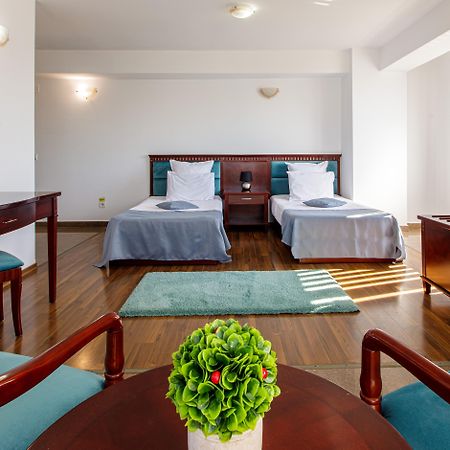Lira Pacific Aparthotel Constanta Luaran gambar