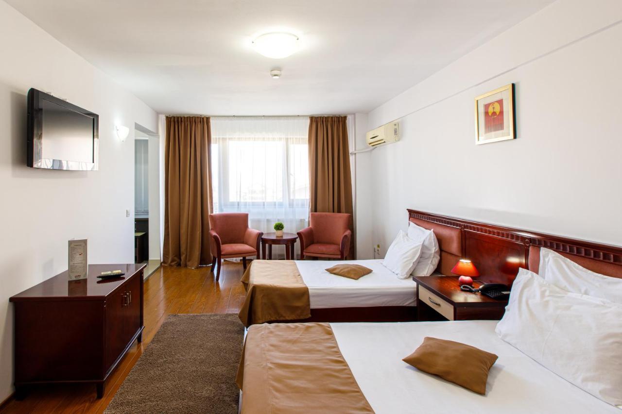 Lira Pacific Aparthotel Constanta Luaran gambar
