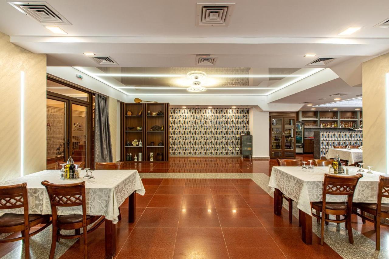 Lira Pacific Aparthotel Constanta Luaran gambar