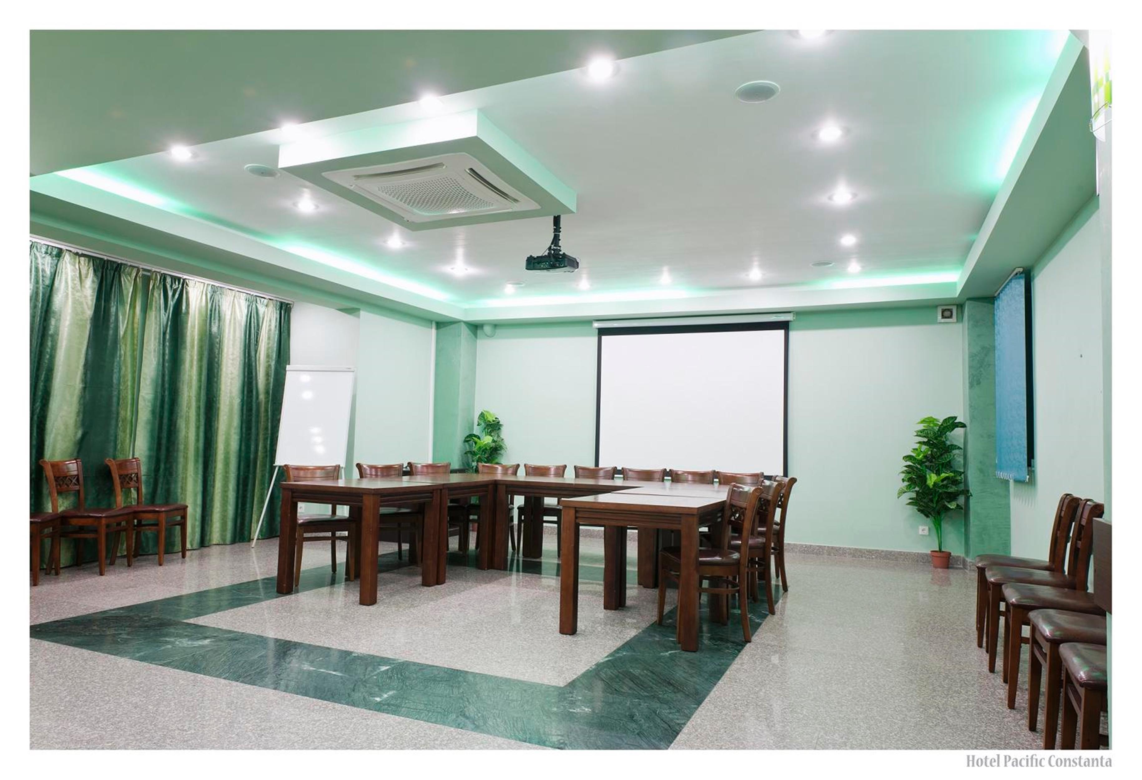 Lira Pacific Aparthotel Constanta Luaran gambar